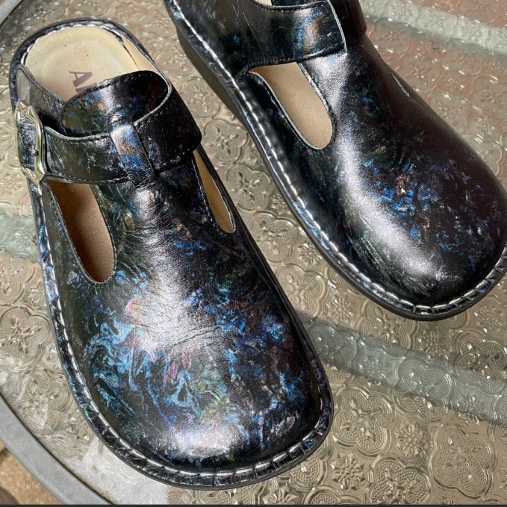 Alegria black leather clogs 38